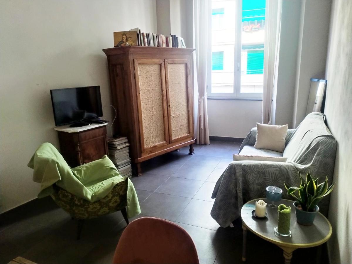A Casa Di Chicca Apartment Savona Bagian luar foto