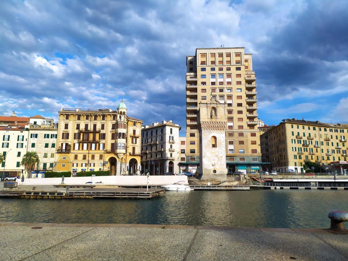 A Casa Di Chicca Apartment Savona Bagian luar foto