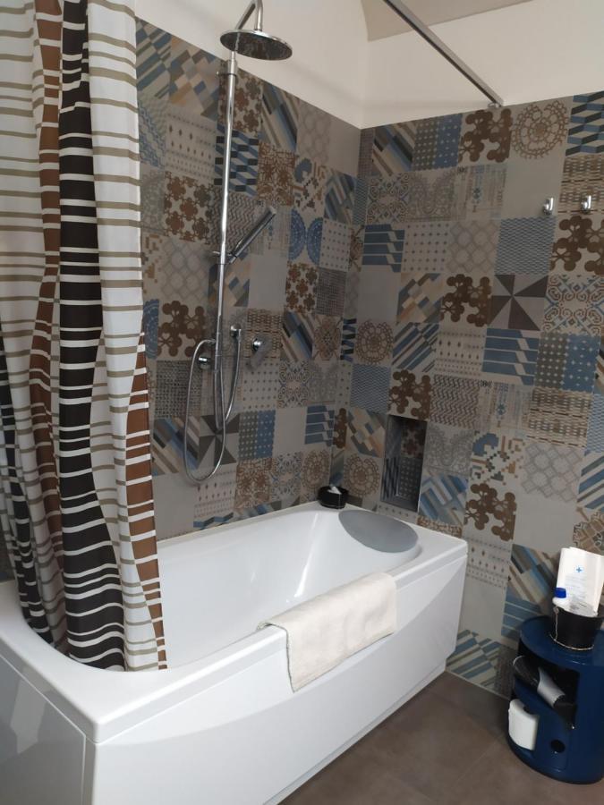 A Casa Di Chicca Apartment Savona Bagian luar foto